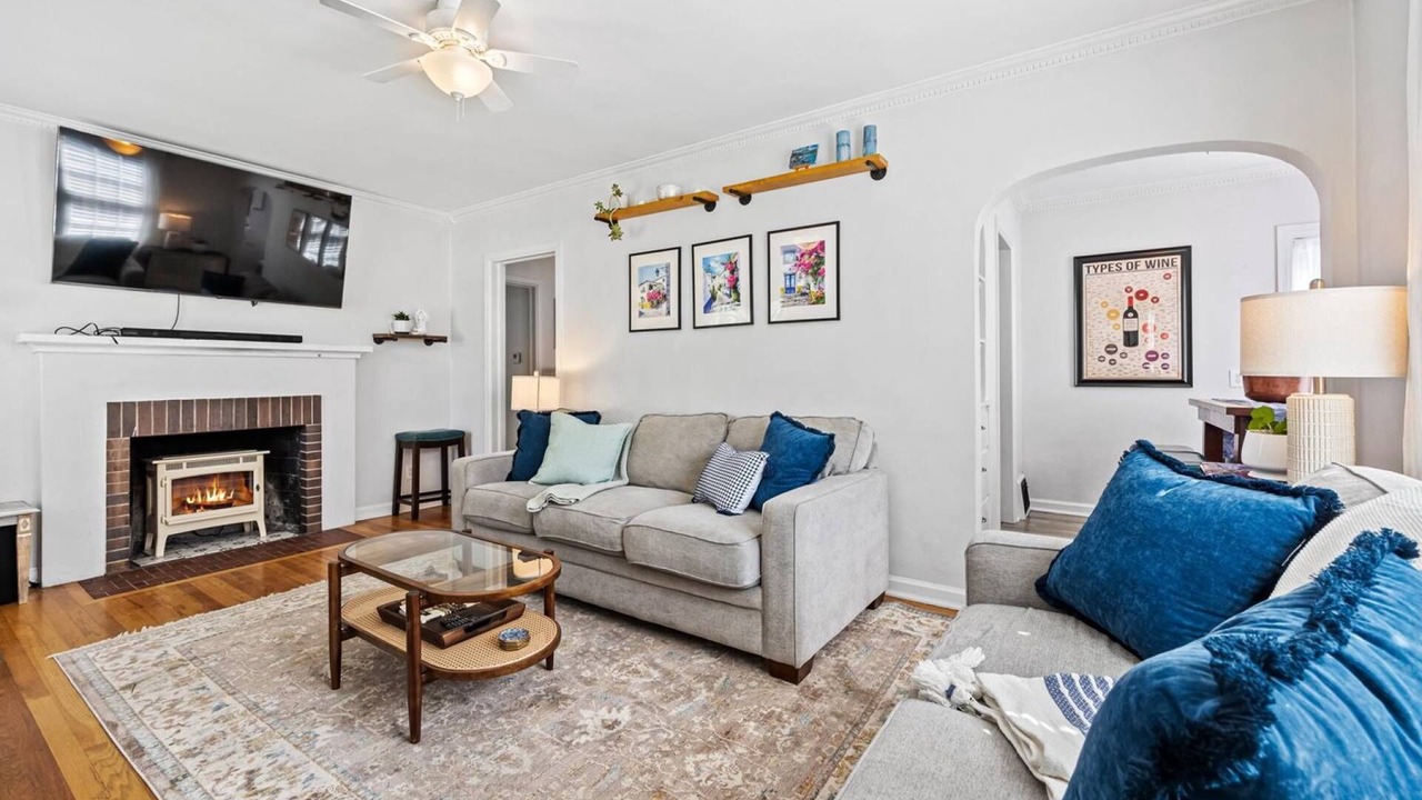 Photo of Livingroom in North End