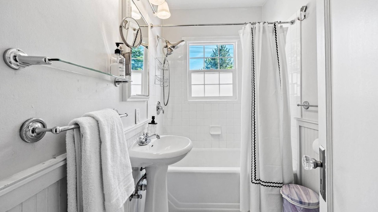 Photo of Bathroom in North End