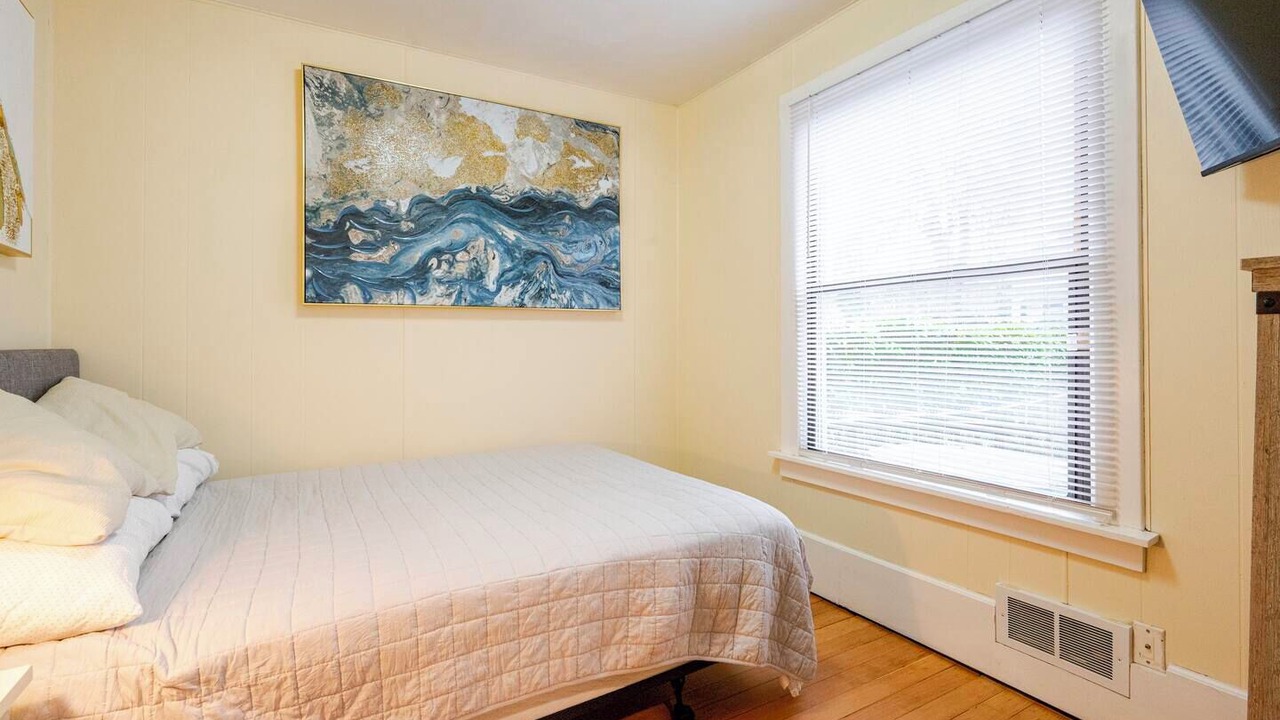 Photo of Bedroom in West End