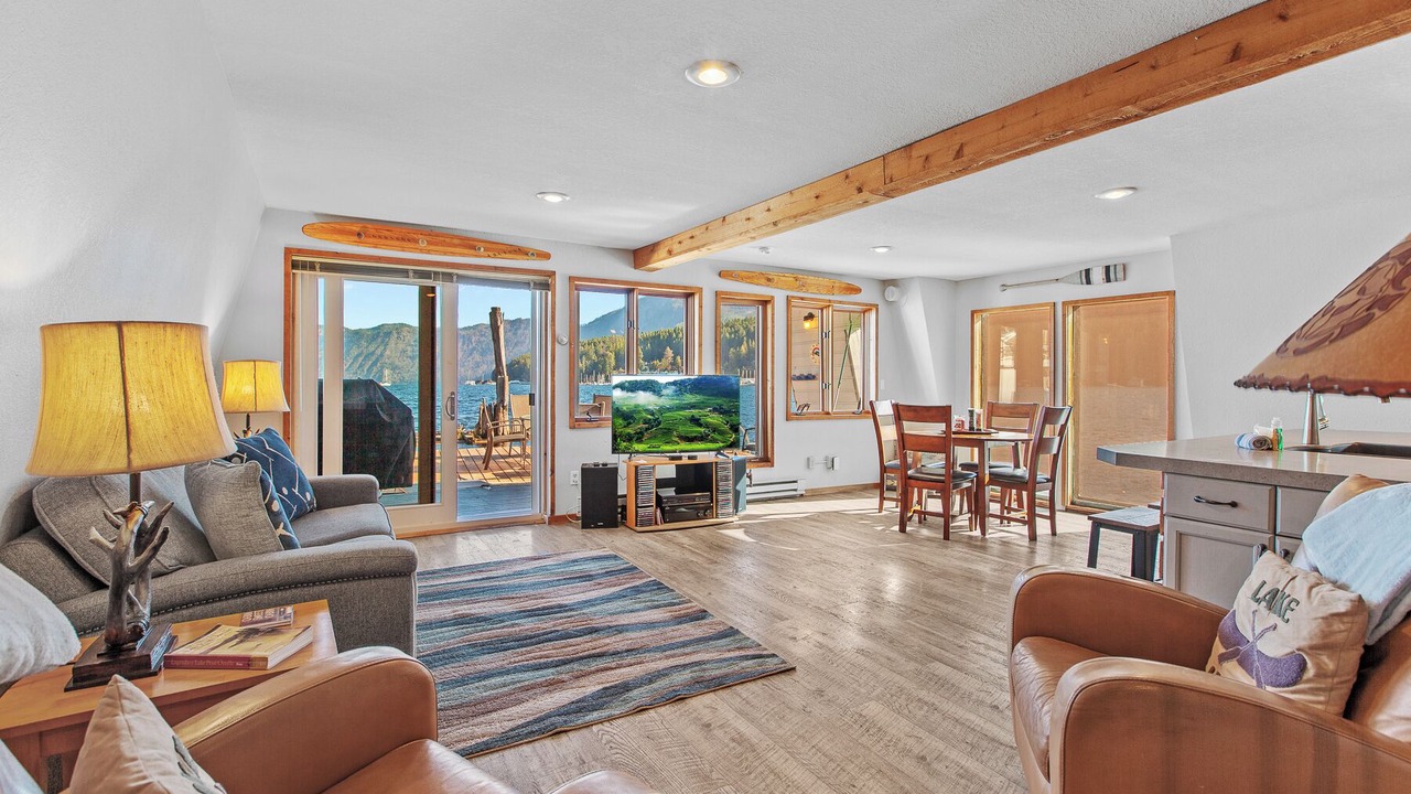 Photo of Livingroom in Bayview