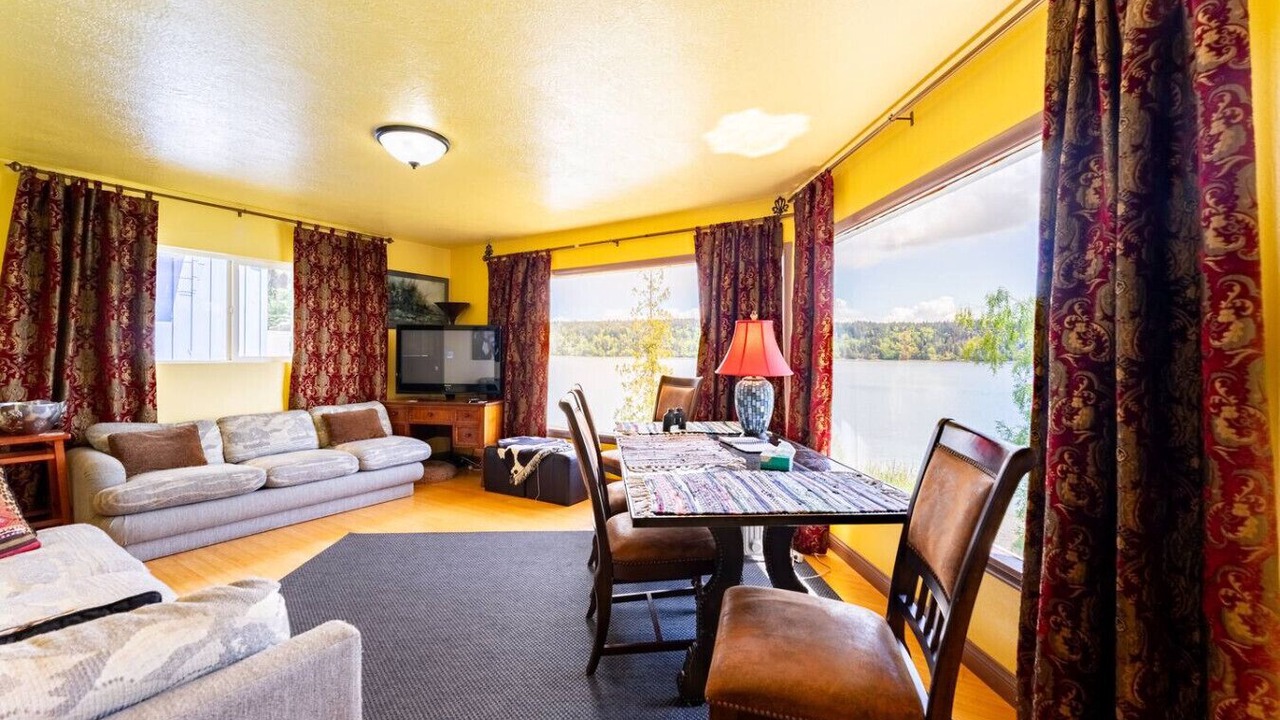 Photo of Livingroom in Bremerton
