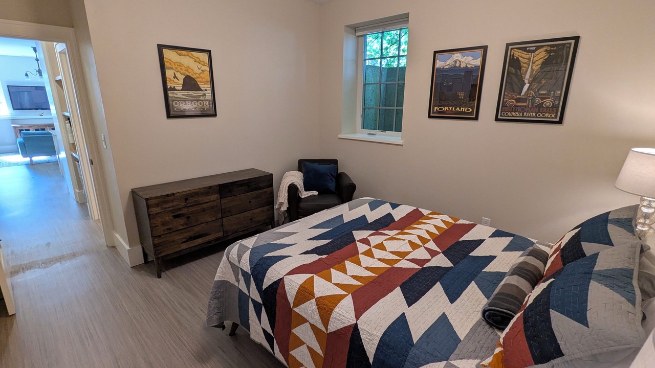 Photo of Bedroom in Hosford-Abernethy