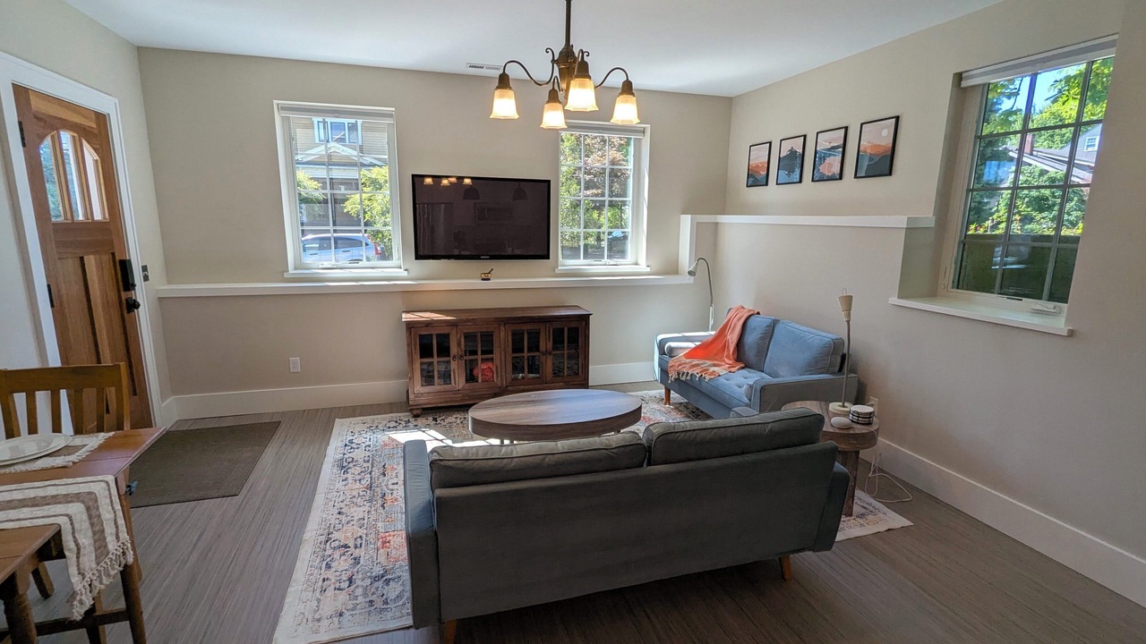 Photo of Livingroom in Hosford-Abernethy