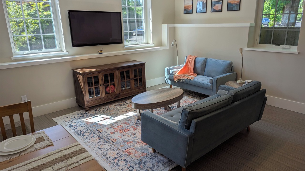 Photo of Livingroom in Hosford-Abernethy