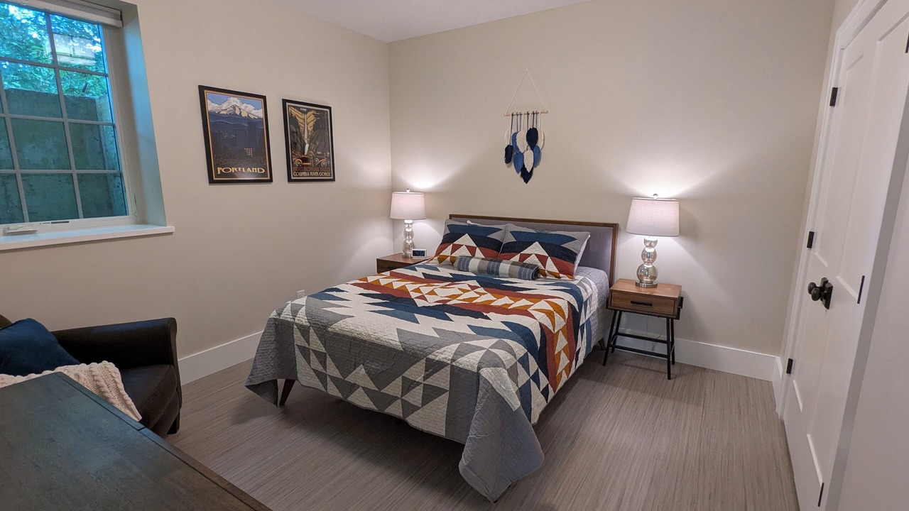 Photo of Bedroom in Hosford-Abernethy