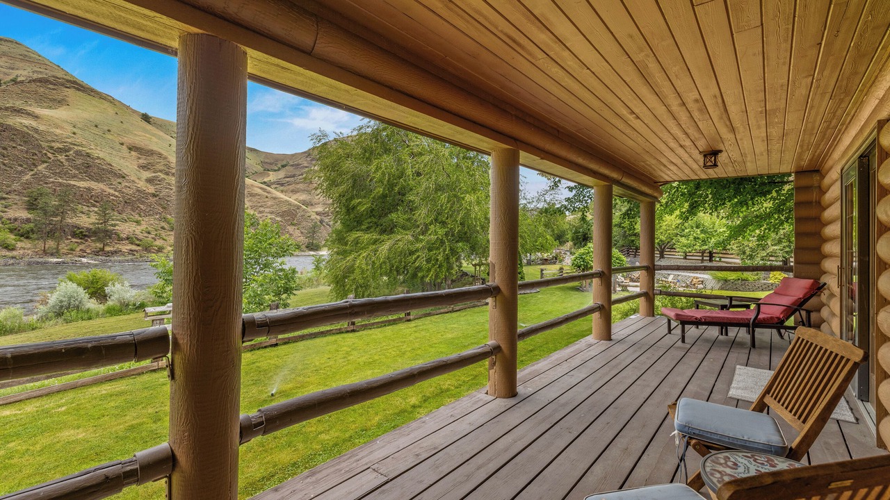 Photo of Patio Balcony in White Bird