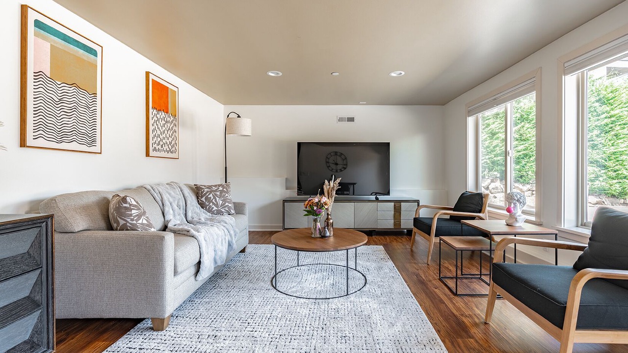 Photo of Livingroom in Northwest Bellevue