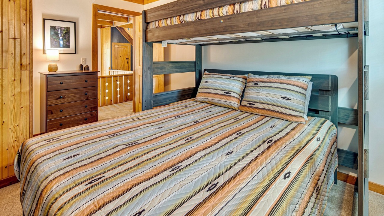 Photo of Bedroom in Sisters