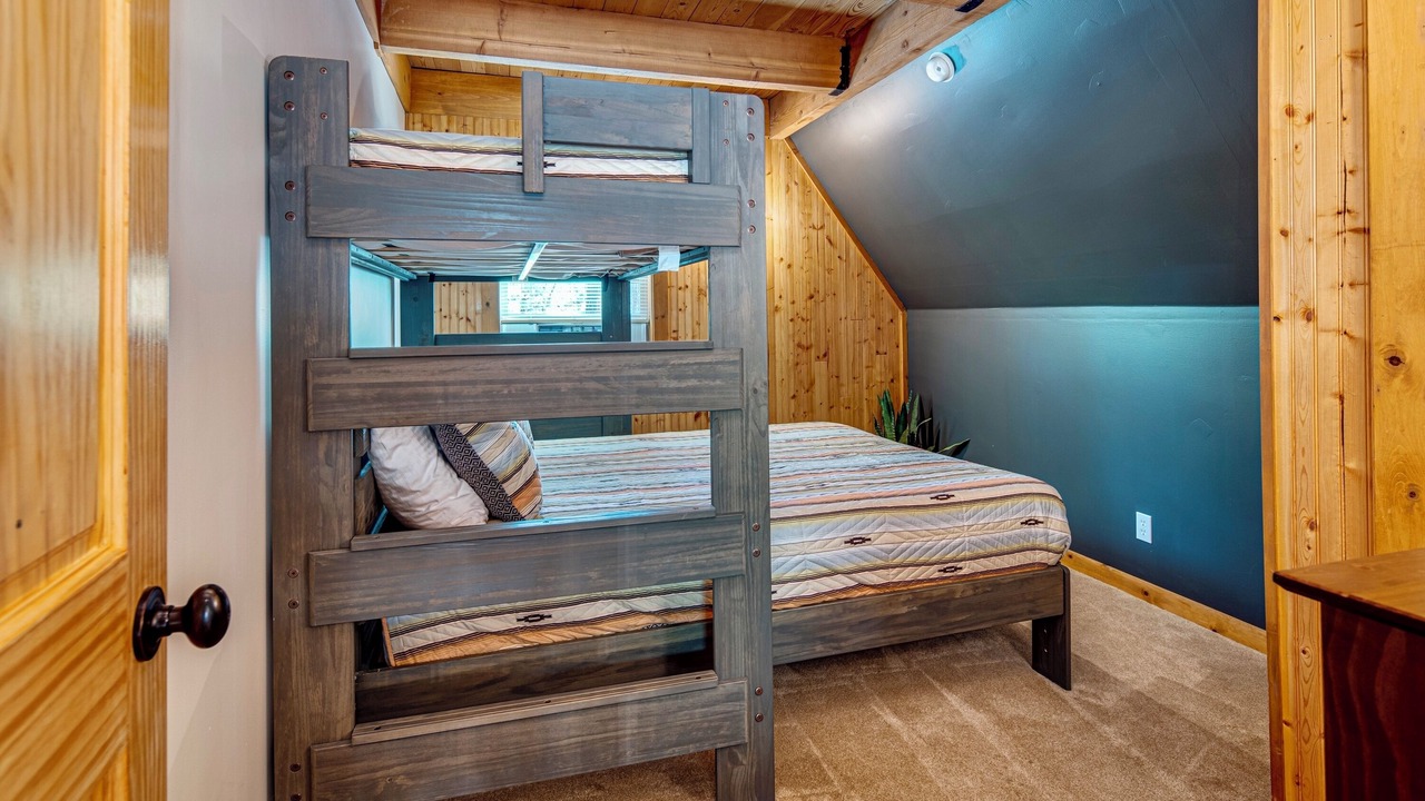 Photo of Bedroom in Sisters