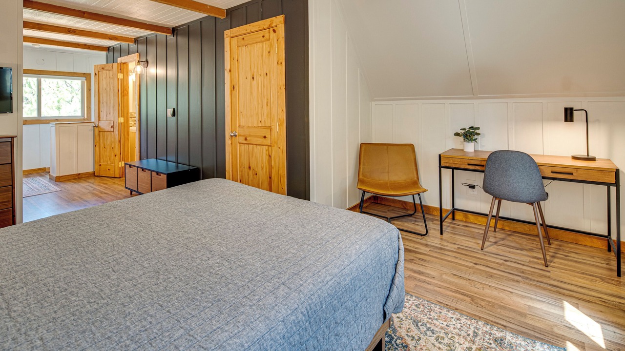 Photo of Bedroom in Sisters