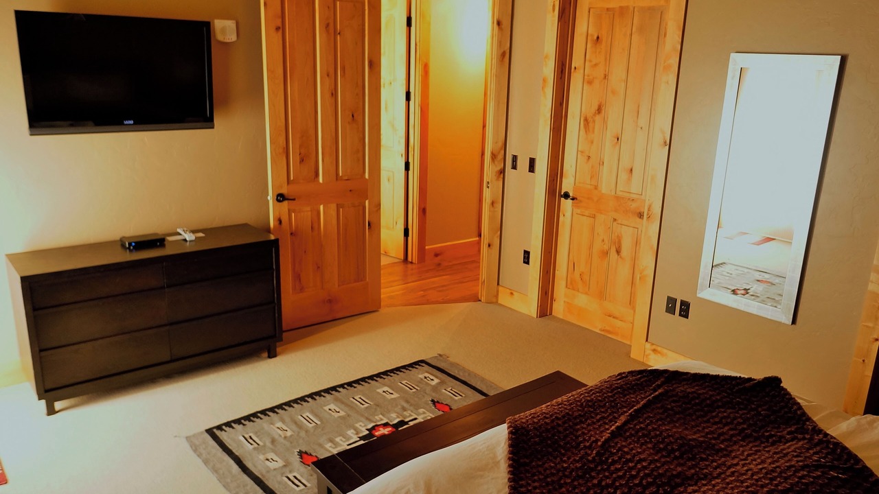 Photo of Bedroom in Victor