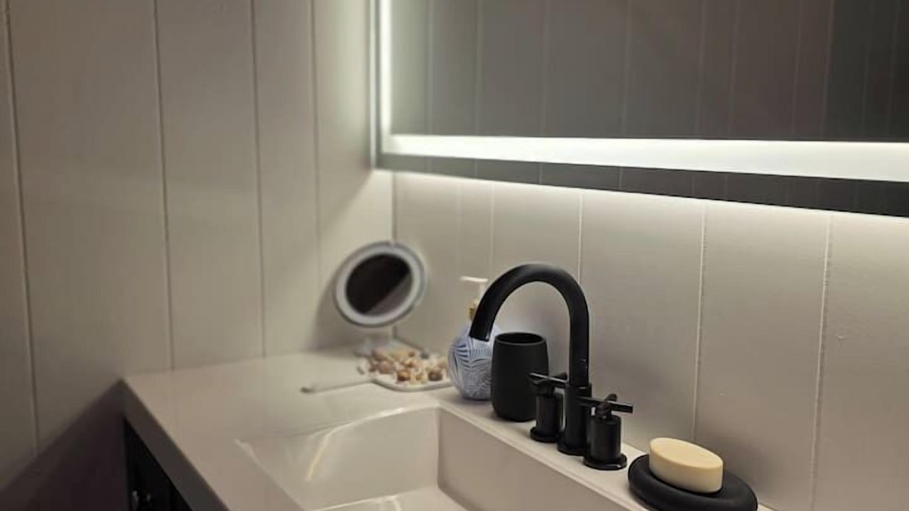 Photo of Bathroom in Point Roberts