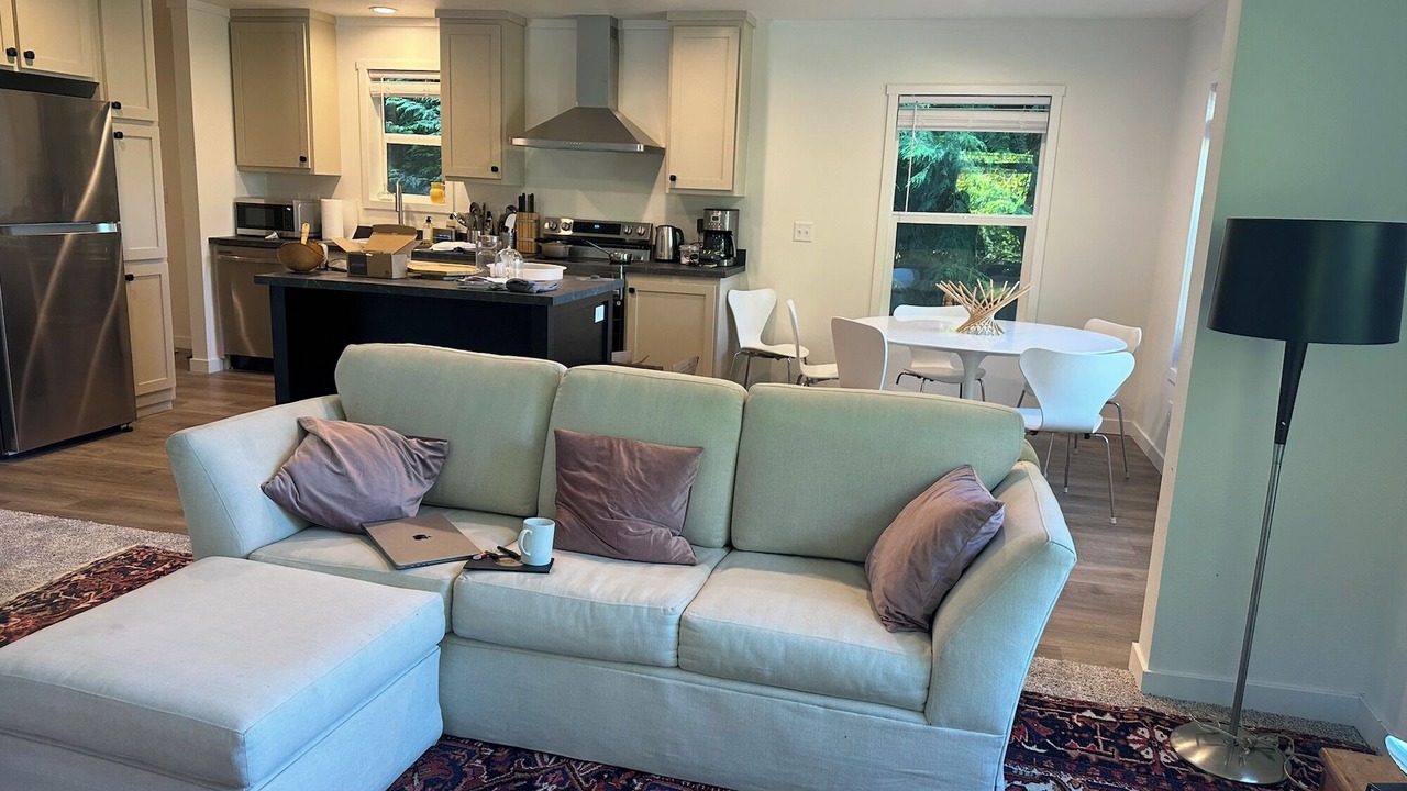 Photo of Livingroom in Langley