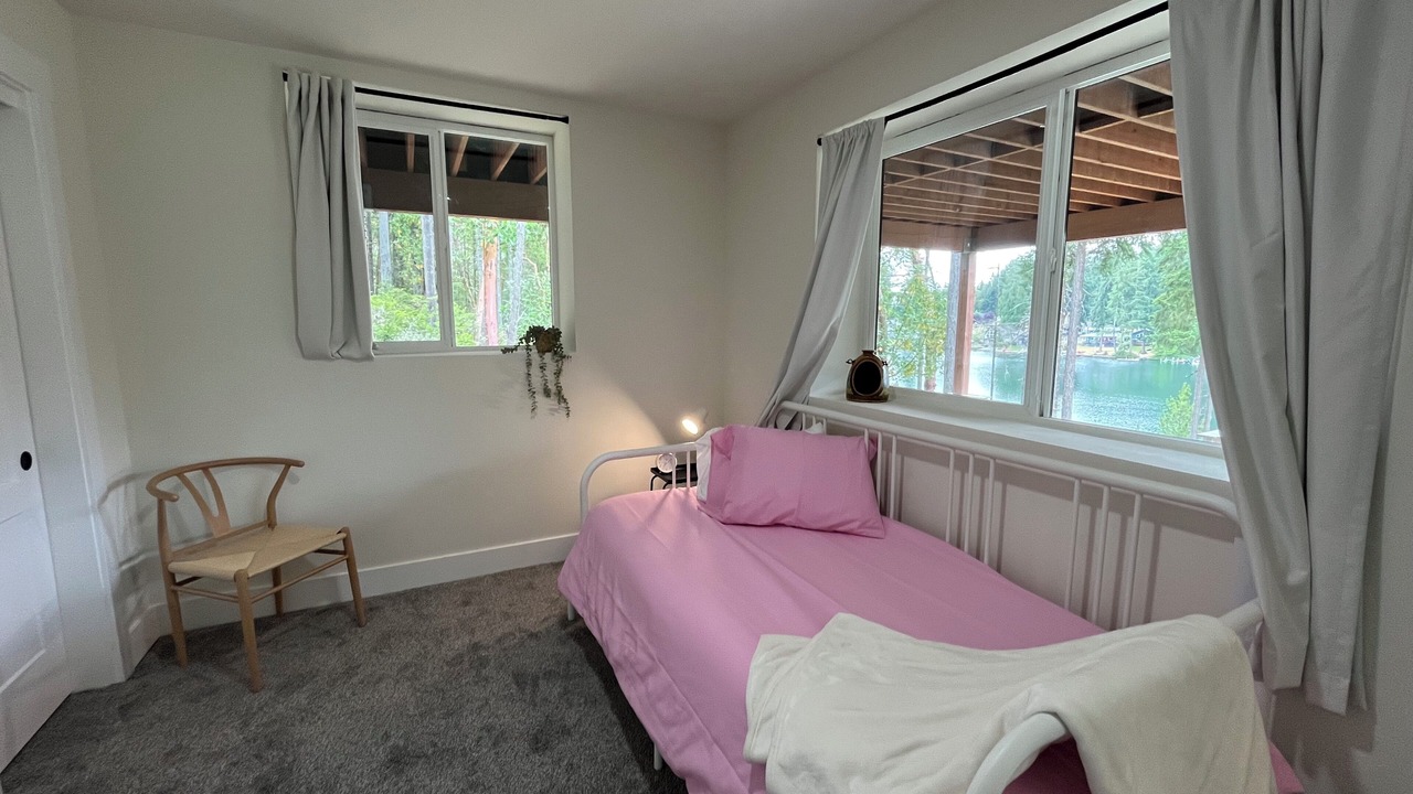 Photo of Bedroom in Anderson Island