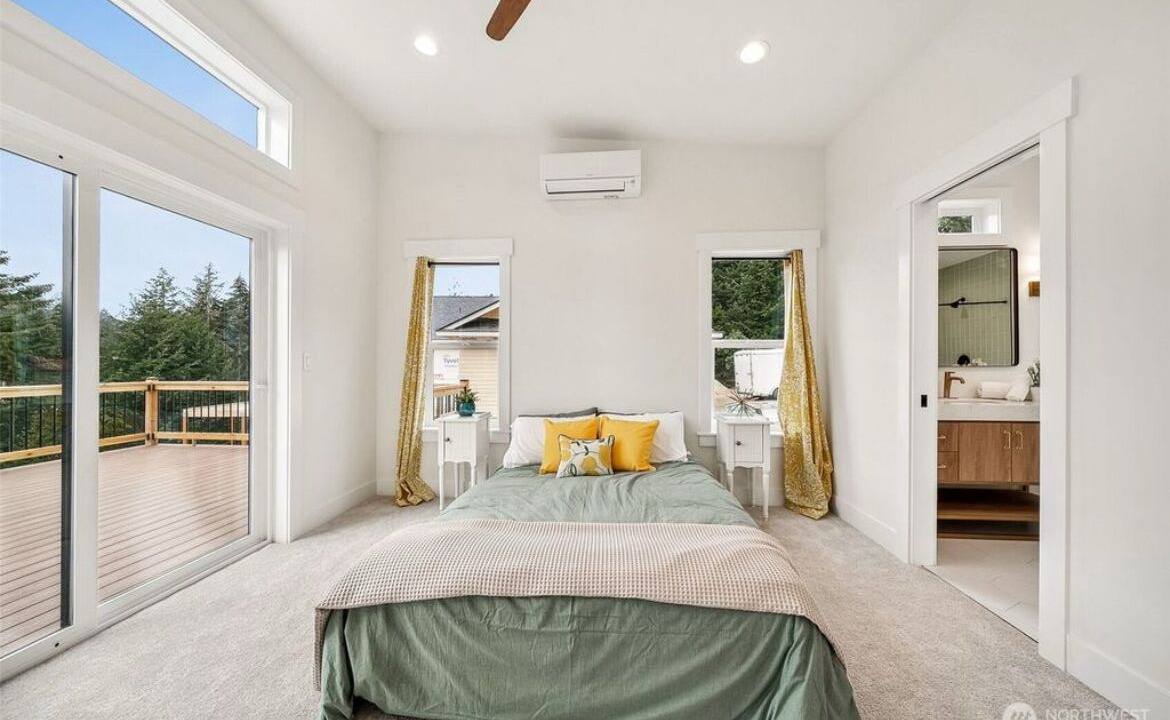 Photo of Bedroom in Anderson Island