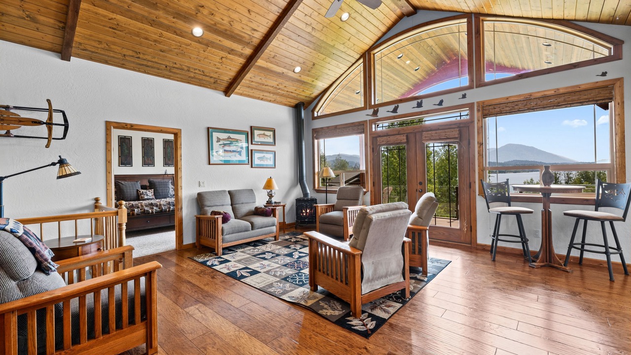 Photo of Livingroom in Sandpoint