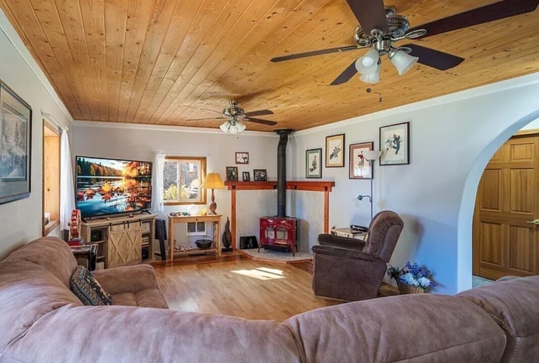Photo of Livingroom in Pateros