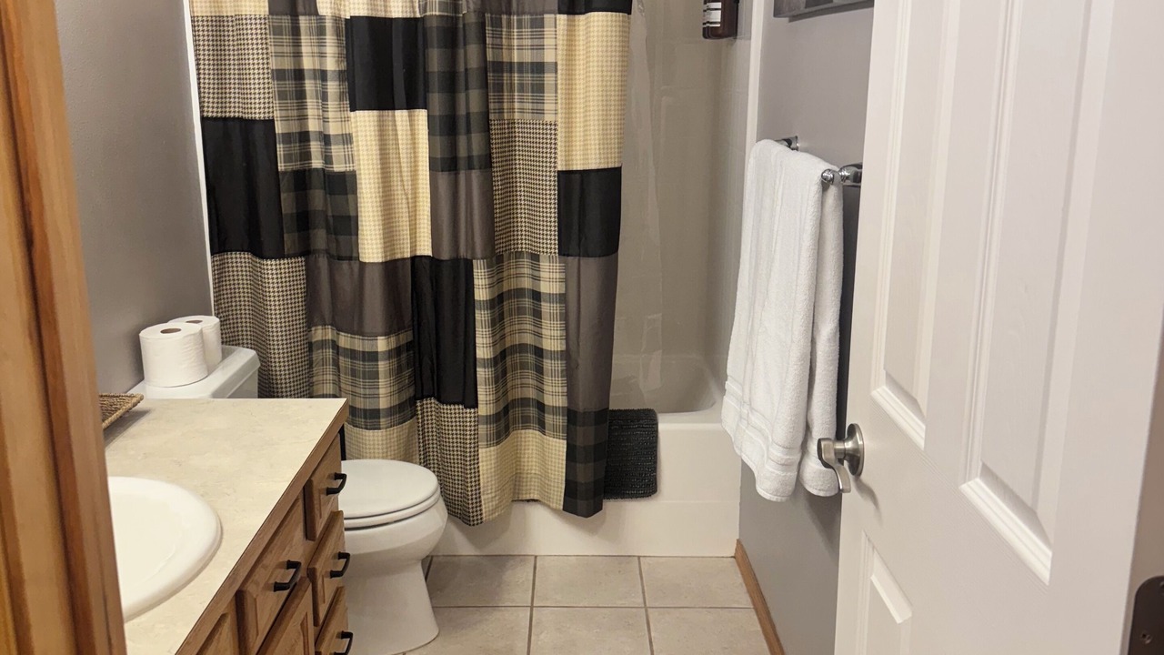 Photo of Bathroom in Coolin