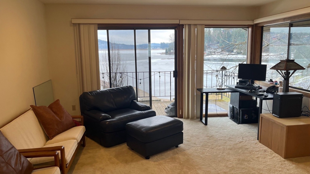 Photo of Livingroom in Newman Lake