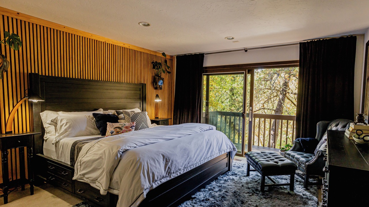Photo of Bedroom in Rogue River