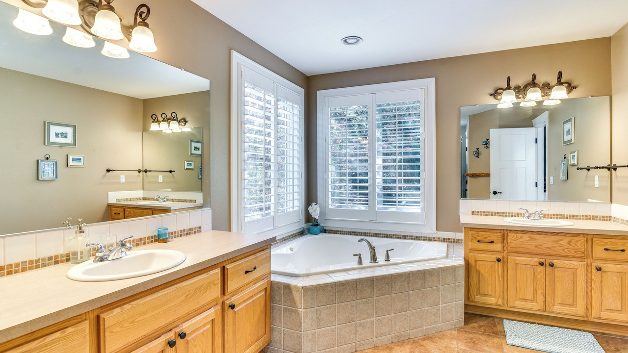 Photo of Bathroom in Pleasant Valley