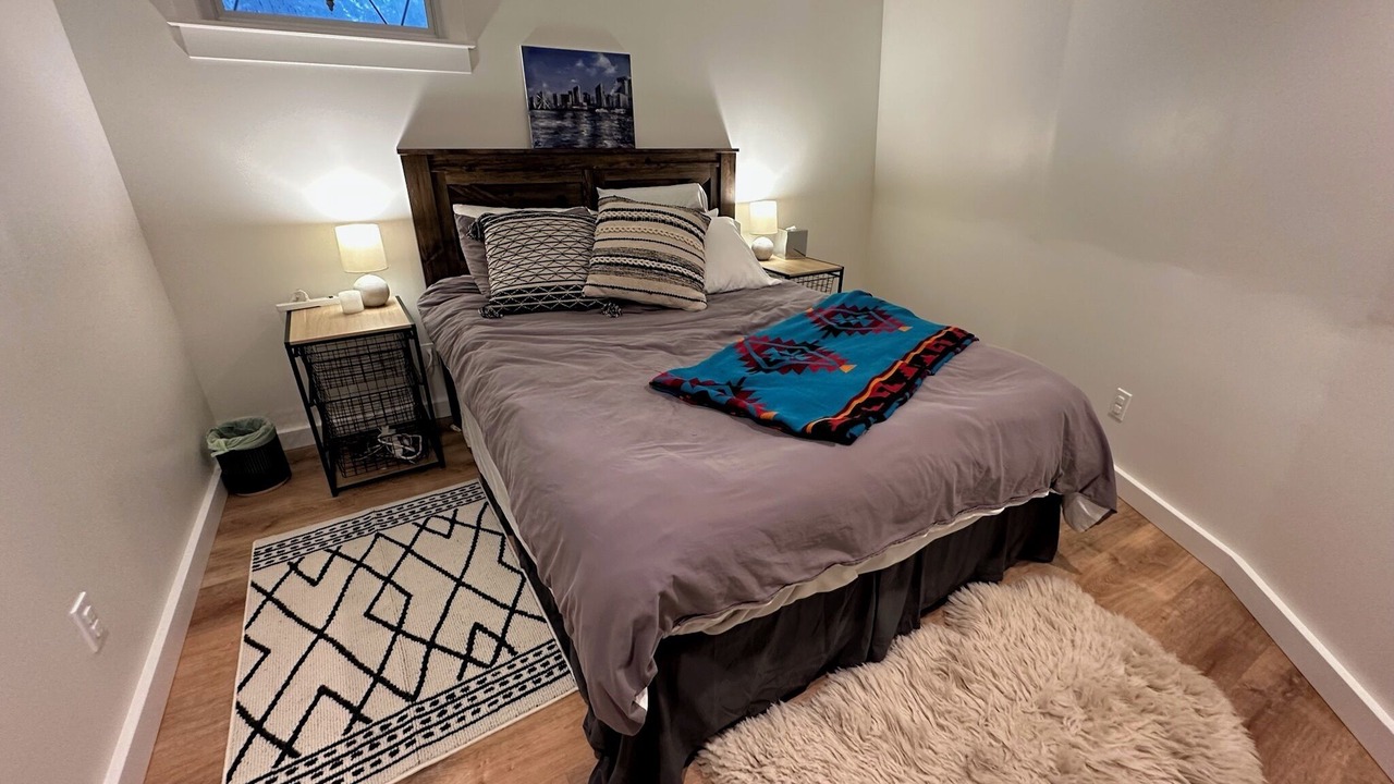 Photo of Bedroom in Rollingbay