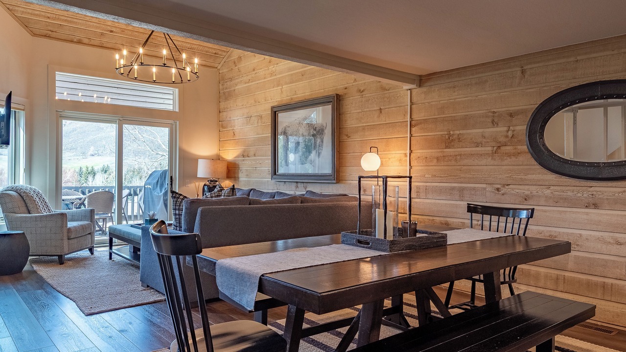 Photo of Livingroom in Elkhorn Village