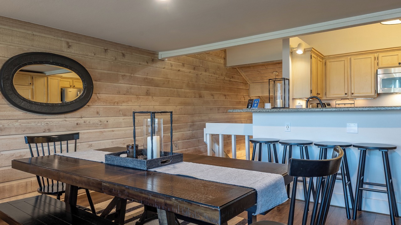 Photo of Livingroom in Elkhorn Village
