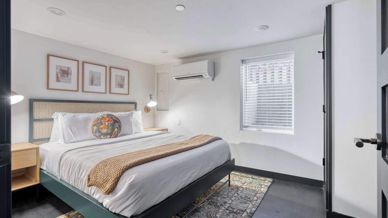 Photo of Bedroom in Nob Hill