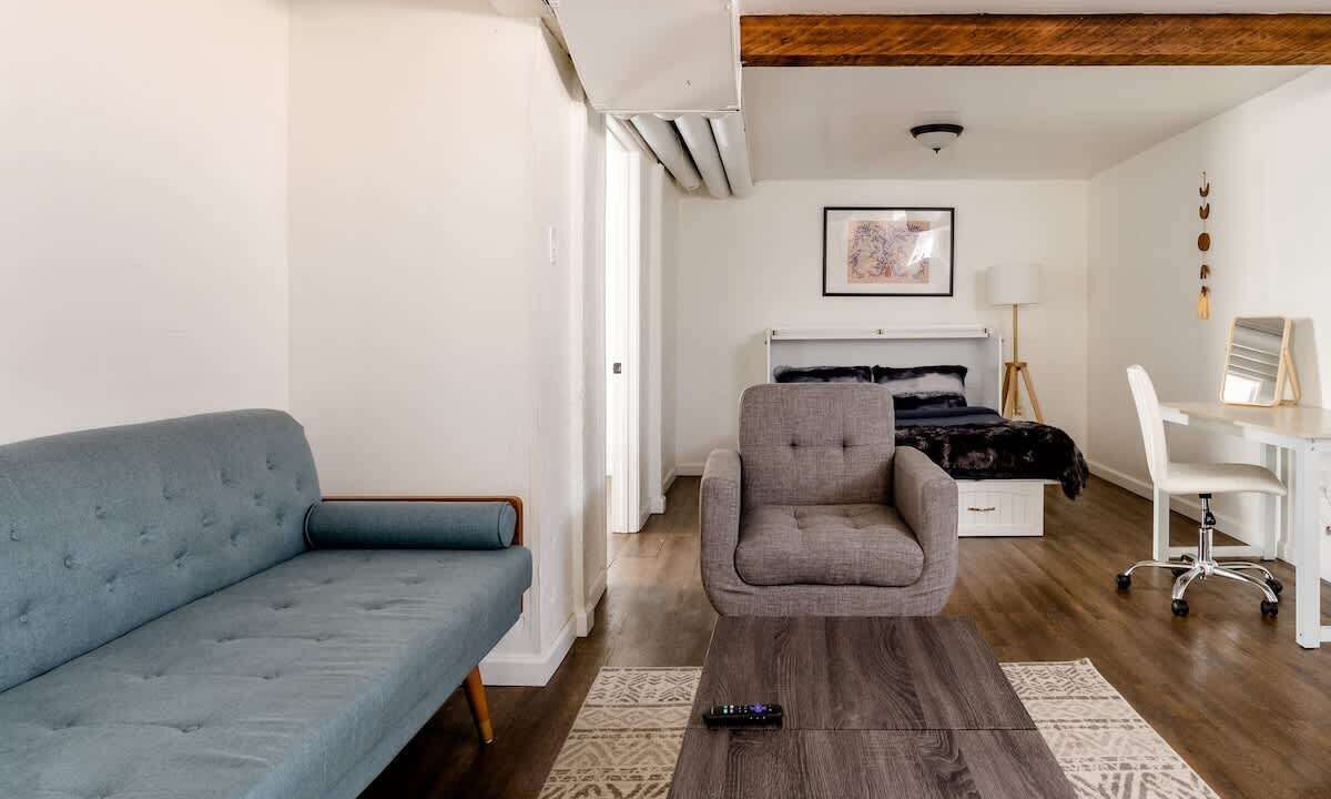 Photo of Livingroom in Hosford-Abernethy