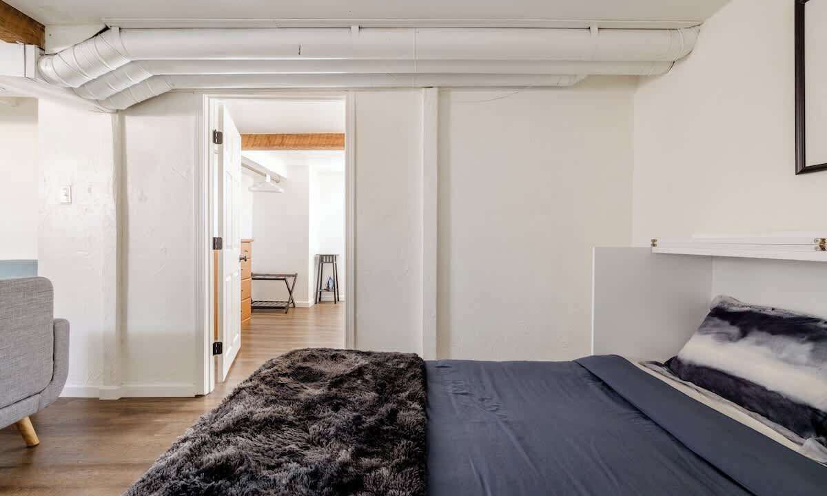 Photo of Bedroom in Hosford-Abernethy