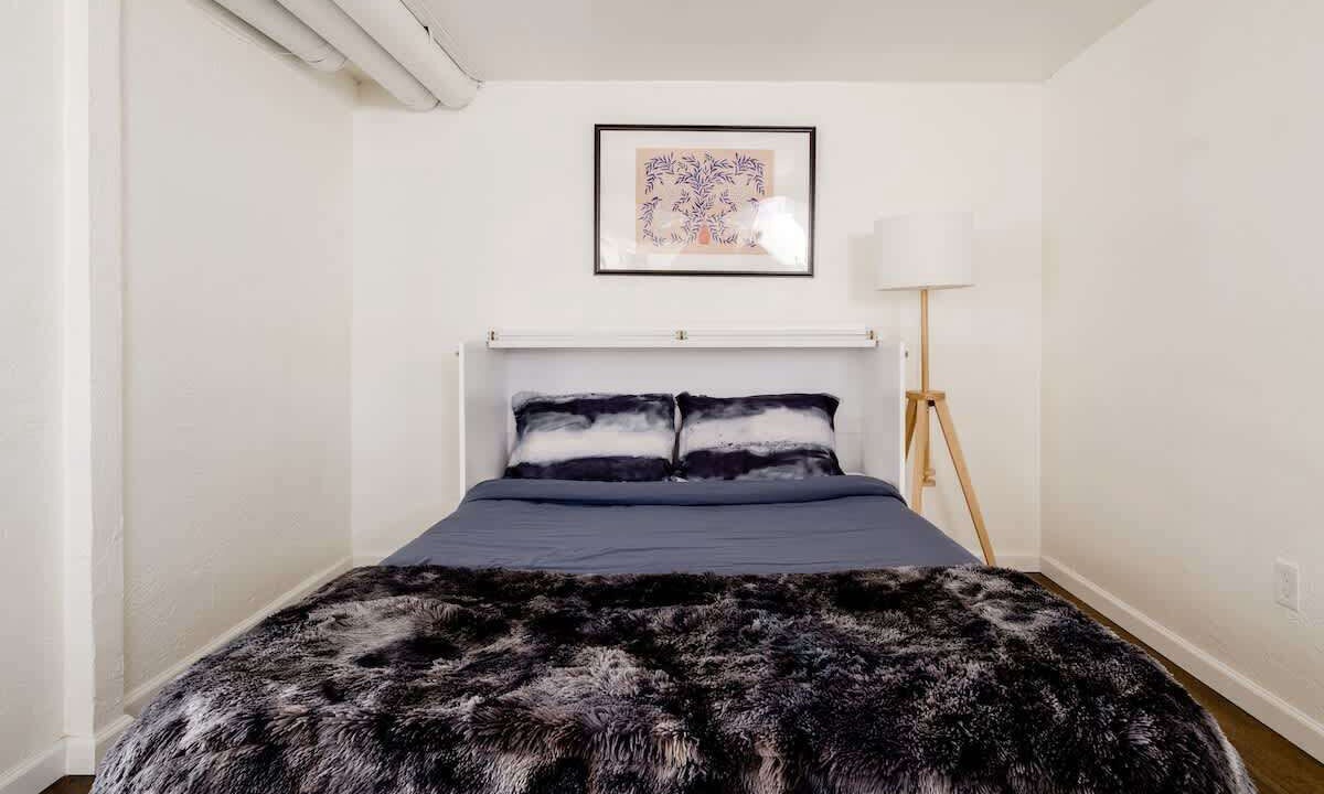 Photo of Bedroom in Hosford-Abernethy