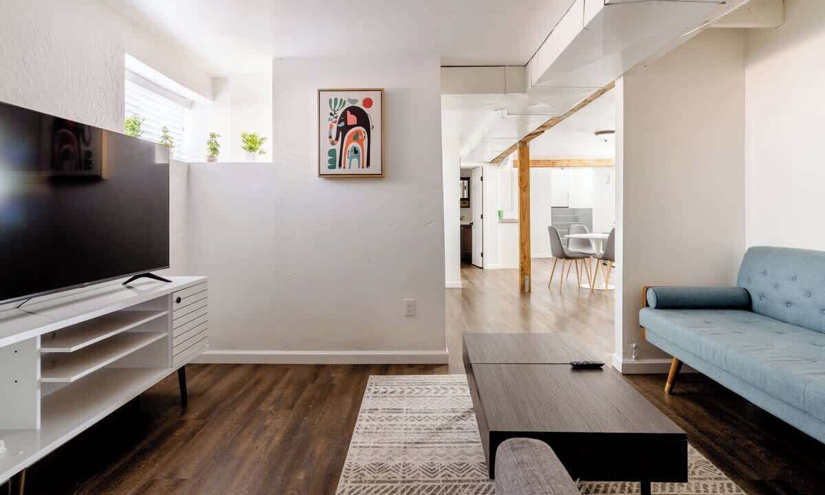 Photo of Livingroom in Hosford-Abernethy