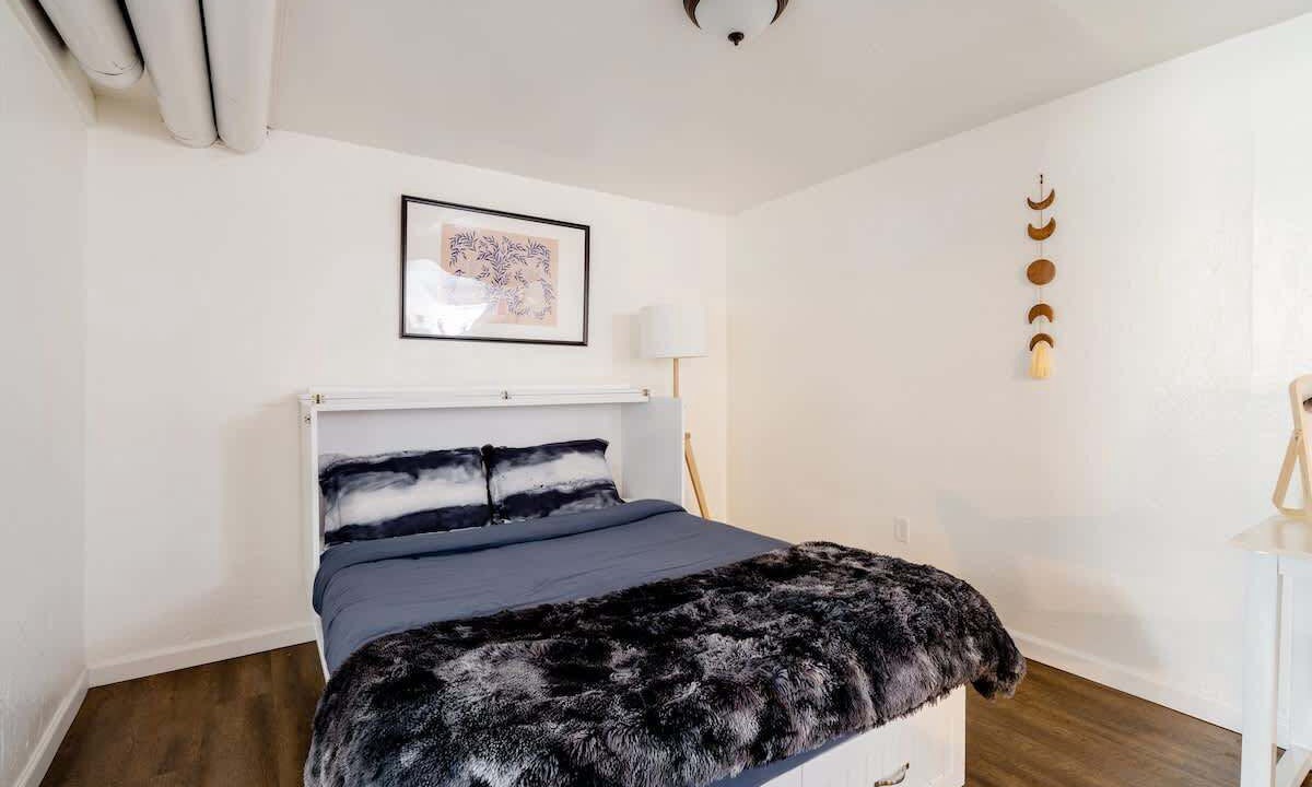 Photo of Bedroom in Hosford-Abernethy