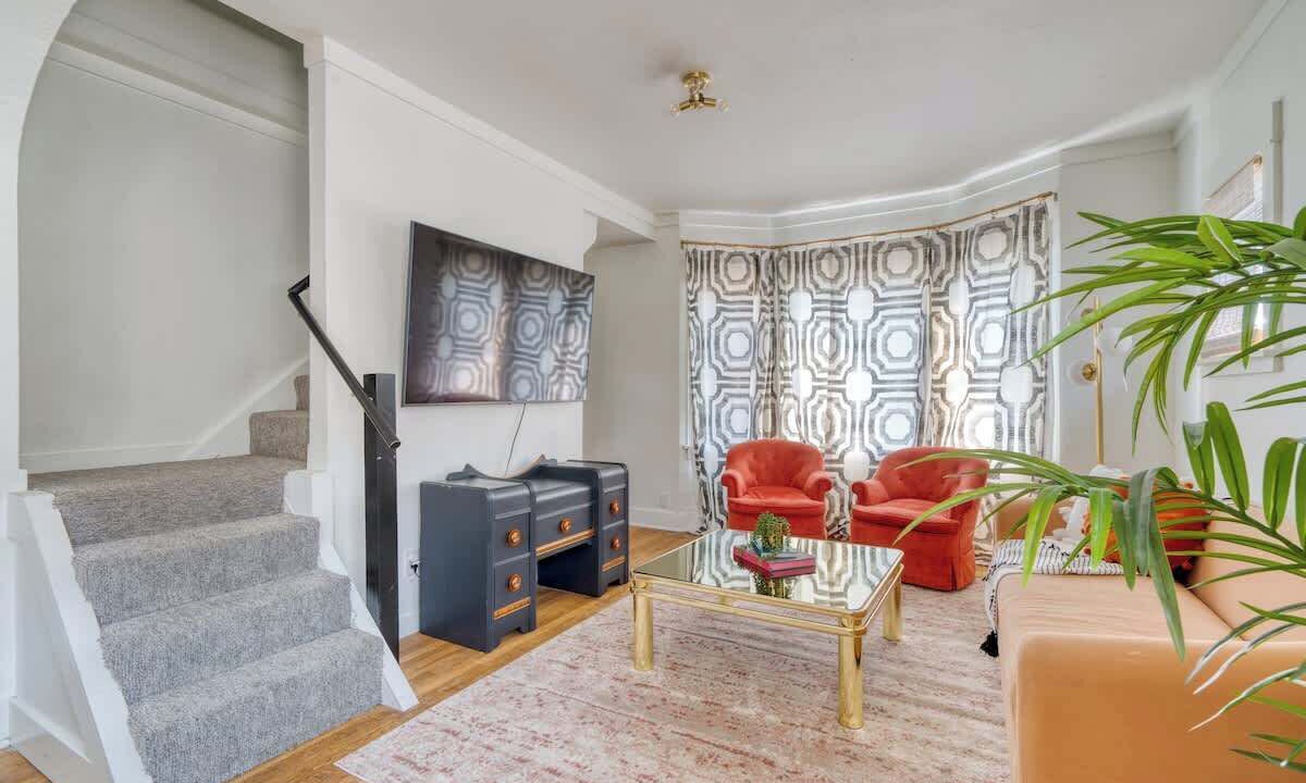 Photo of Livingroom in Hosford-Abernethy