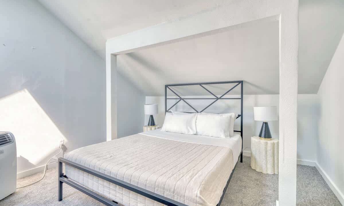 Photo of Bedroom in Hosford-Abernethy