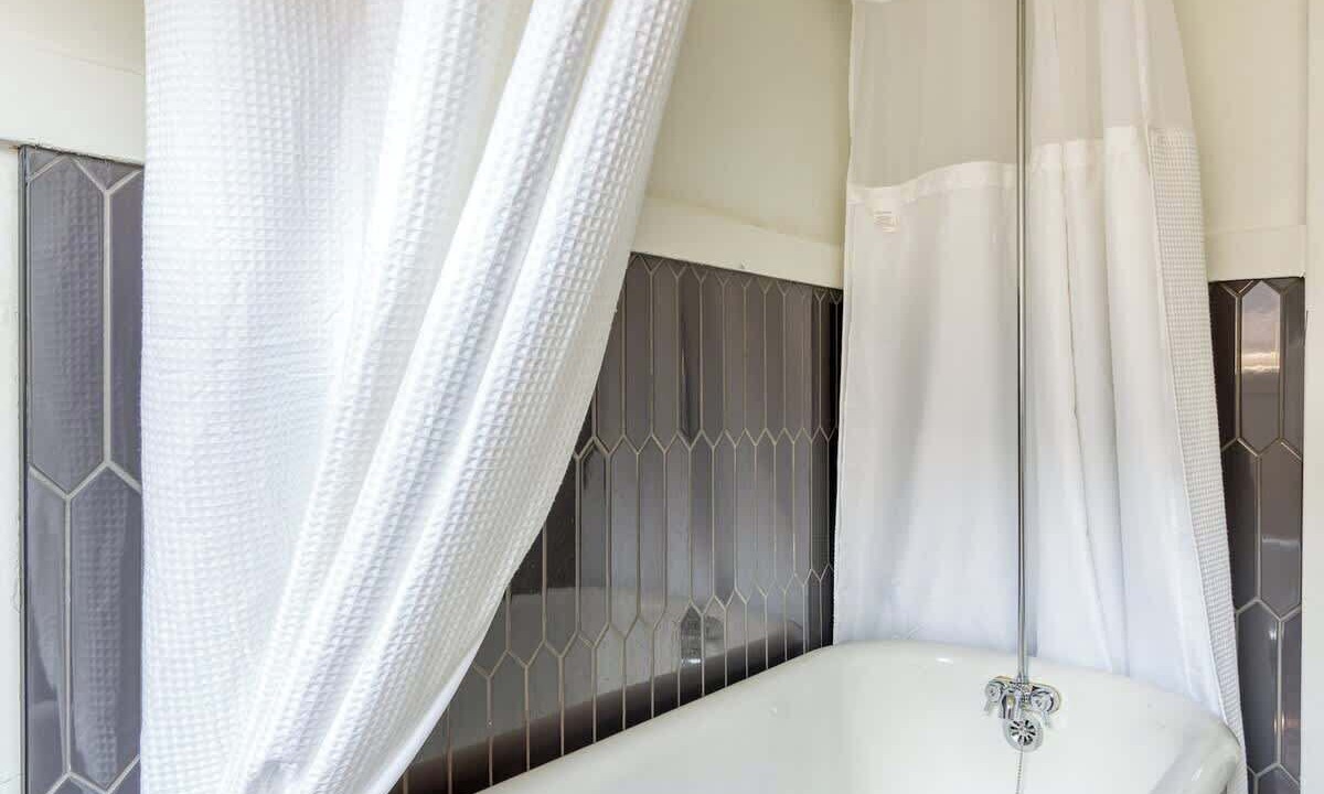 Photo of Bathroom in Hosford-Abernethy