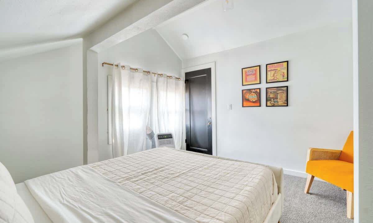 Photo of Bedroom in Hosford-Abernethy