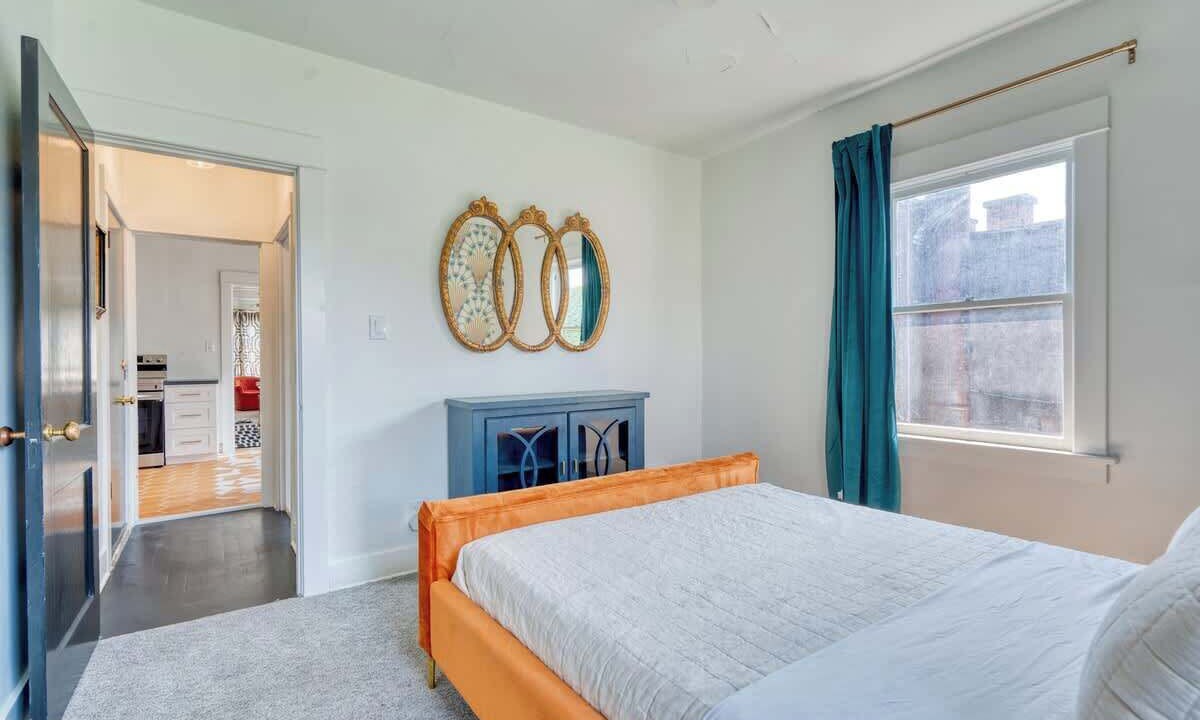 Photo of Bedroom in Hosford-Abernethy