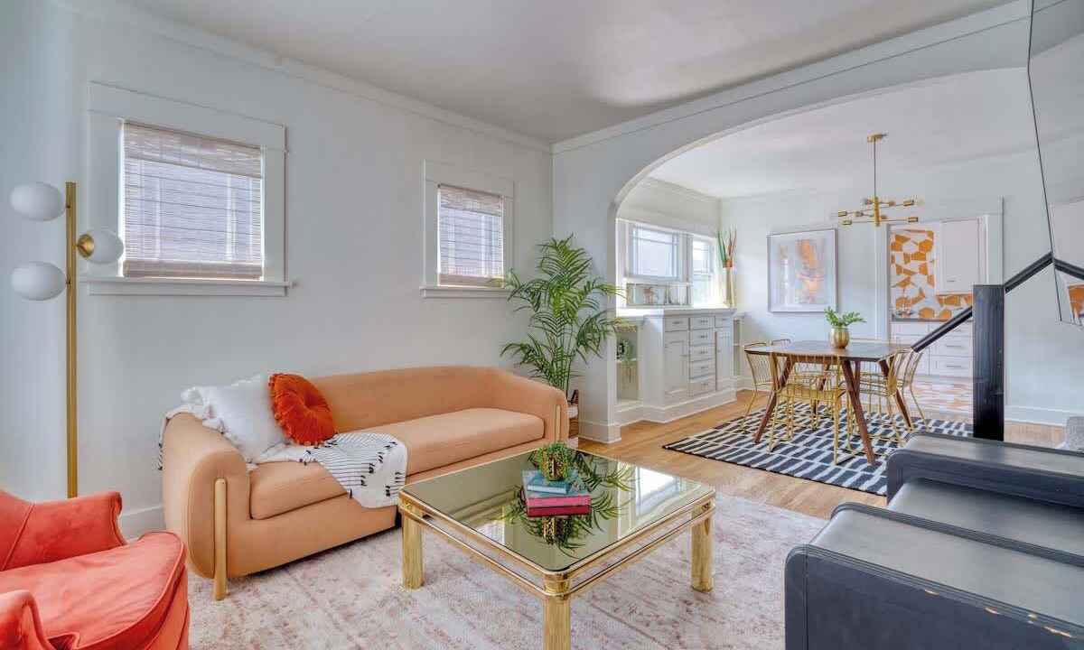 Photo of Livingroom in Hosford-Abernethy