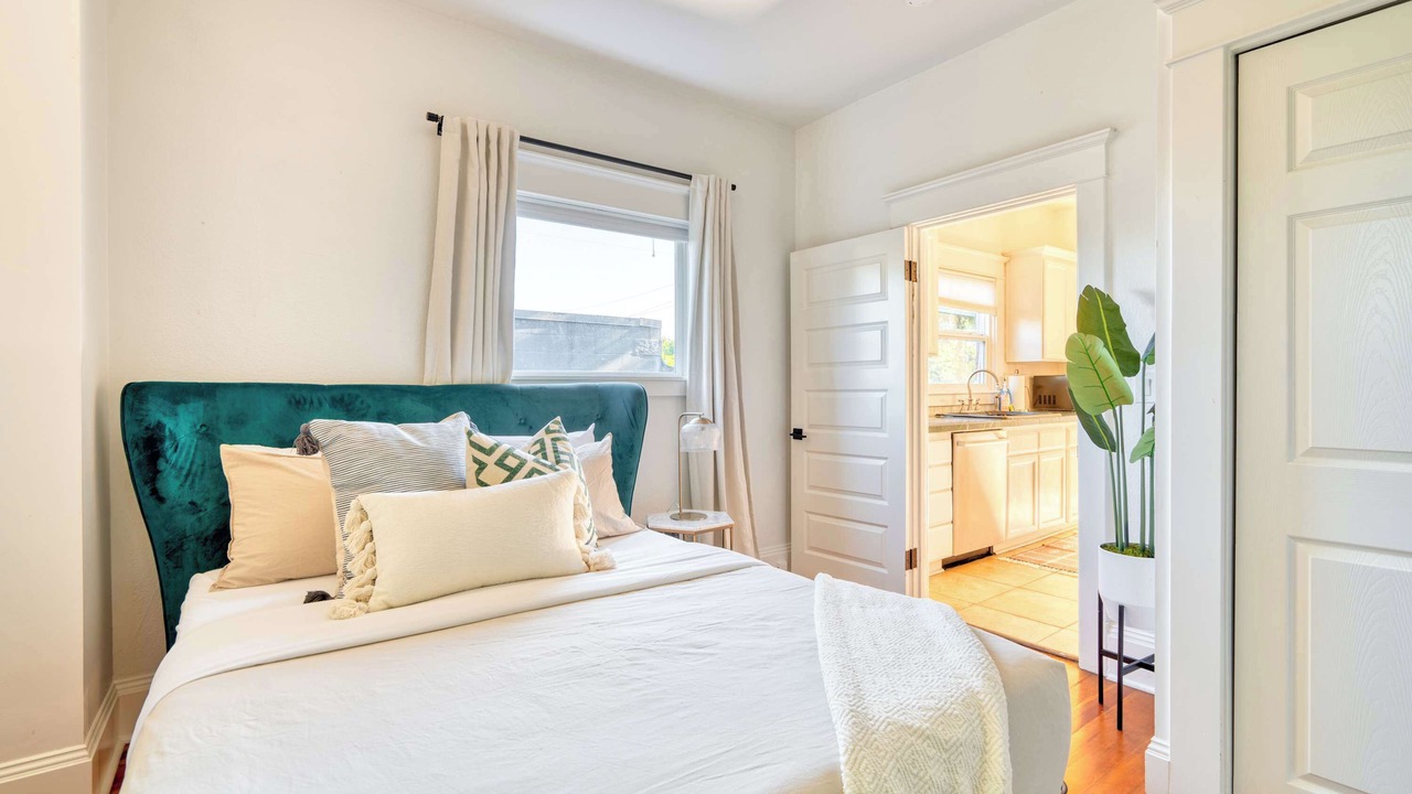 Photo of Bedroom in King