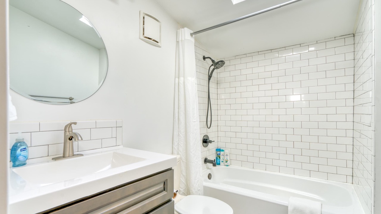 Photo of Bathroom in King