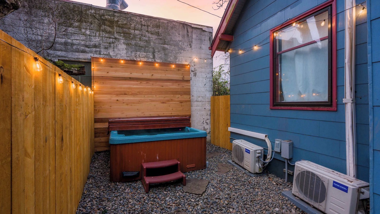 Photo of Outdoor in King