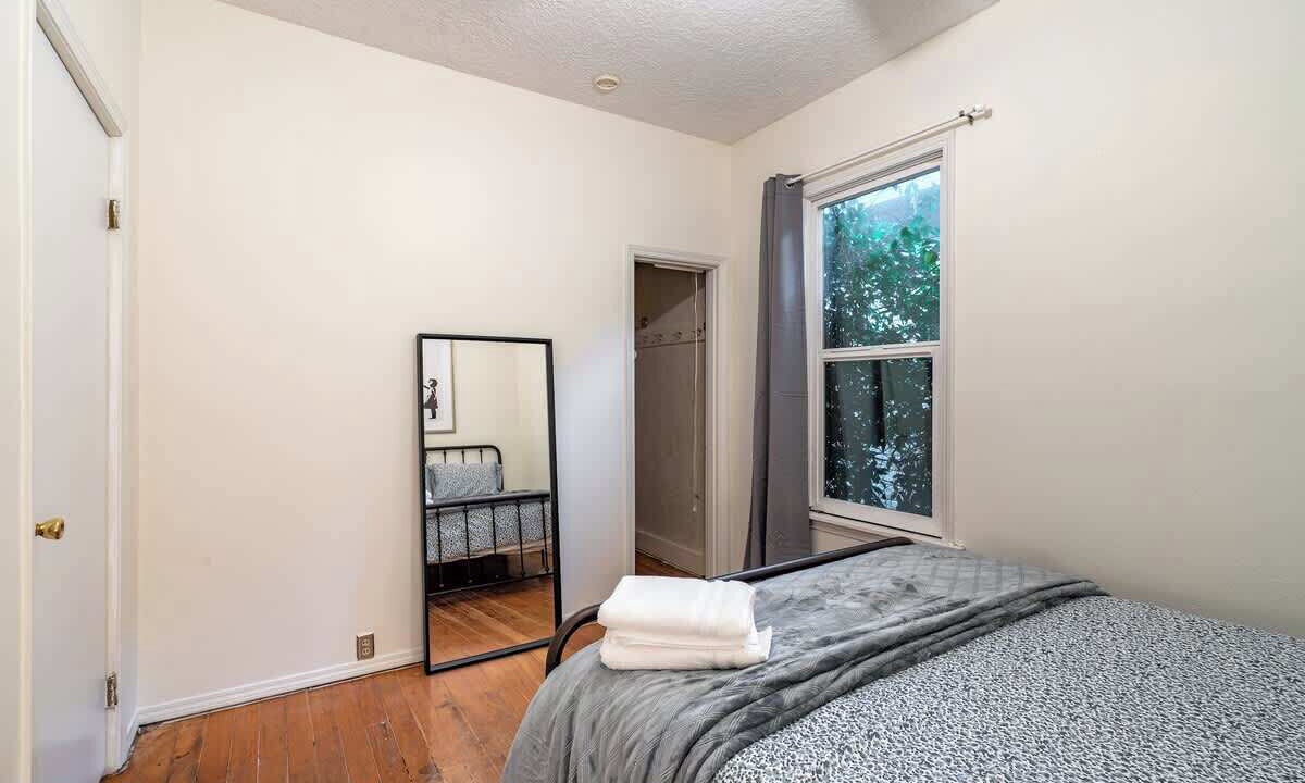 Photo of Bedroom in Hosford-Abernethy