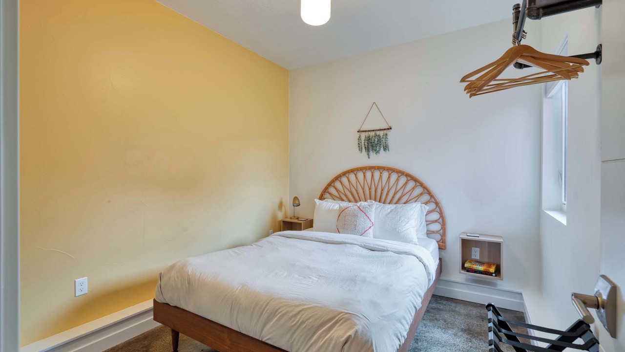 Photo of Bedroom in Hosford-Abernethy