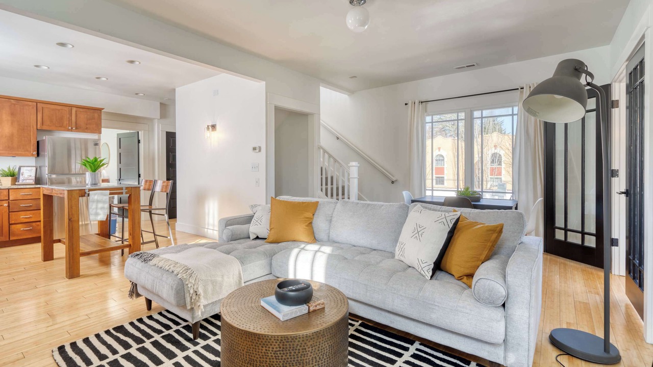Photo of Livingroom in Belmont