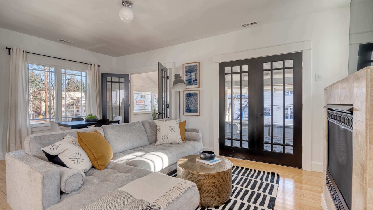 Photo of Livingroom in Belmont