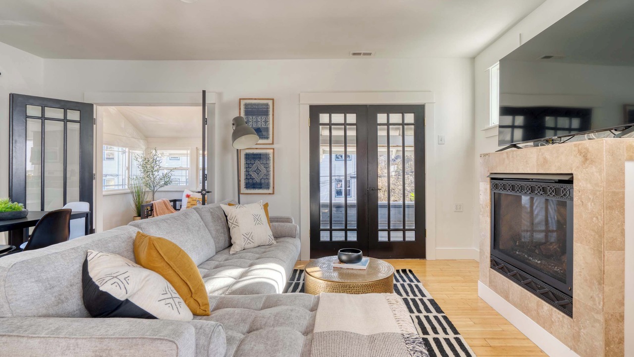 Photo of Livingroom in Belmont