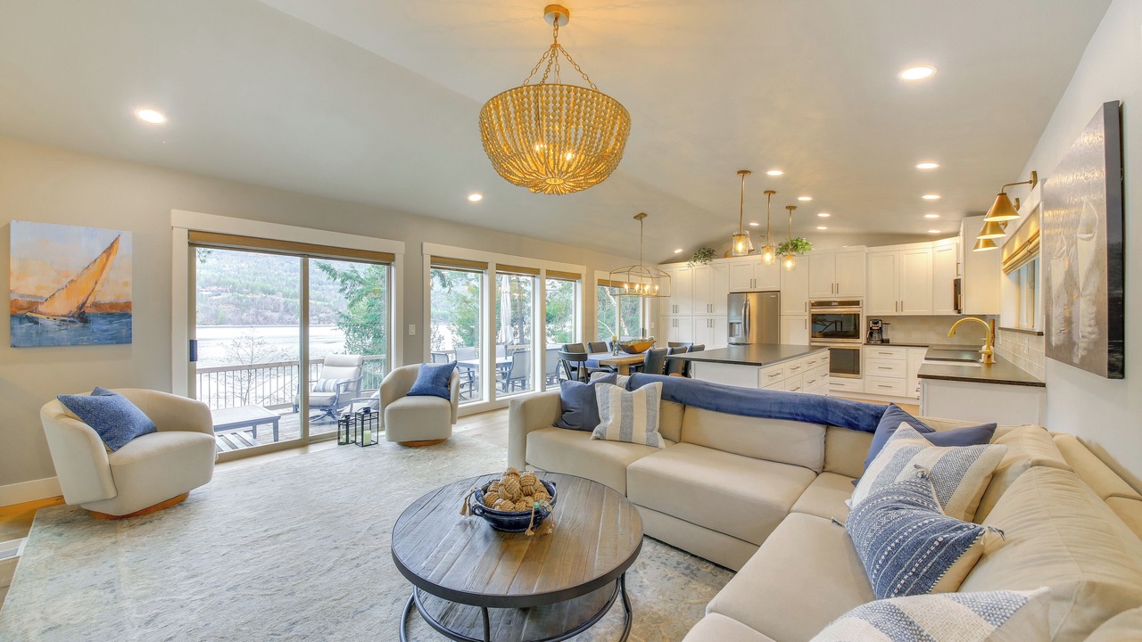 Photo of Livingroom in Sandpoint