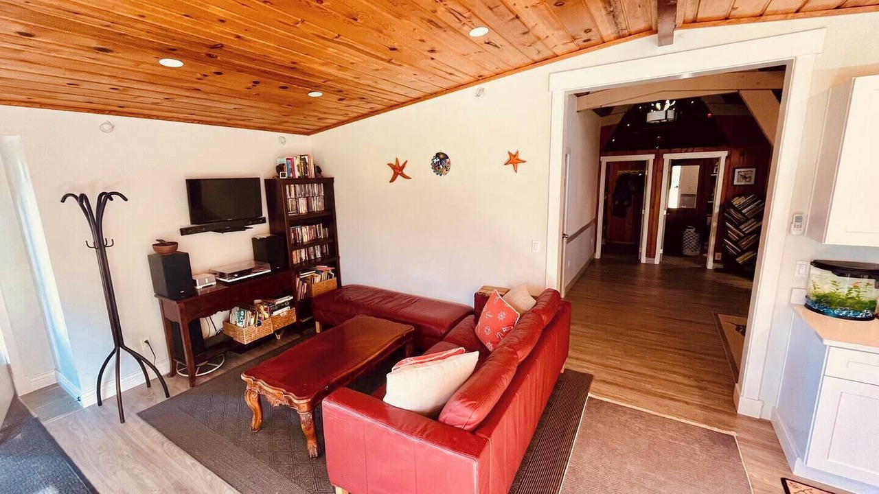 Photo of Livingroom in Vaughn